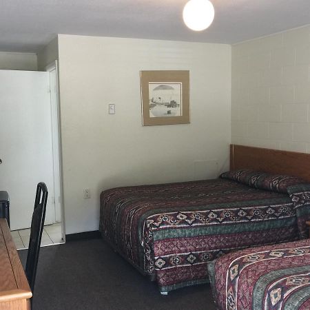 Sparwood Valley Motel מראה חיצוני תמונה