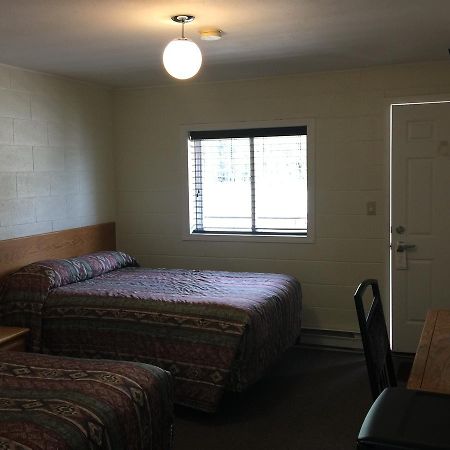 Sparwood Valley Motel מראה חיצוני תמונה