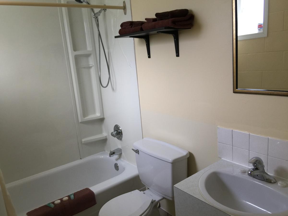 Sparwood Valley Motel מראה חיצוני תמונה