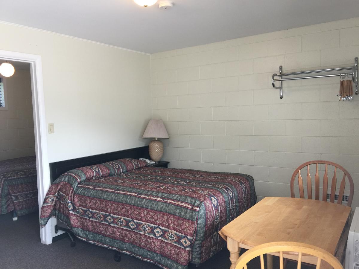 Sparwood Valley Motel מראה חיצוני תמונה