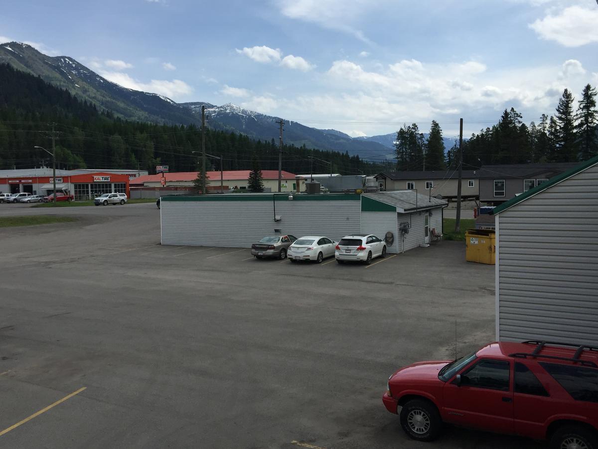 Sparwood Valley Motel מראה חיצוני תמונה