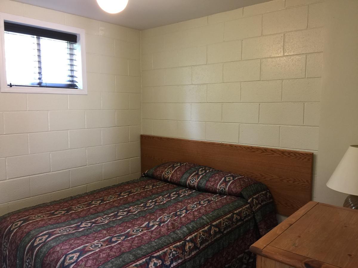 Sparwood Valley Motel מראה חיצוני תמונה